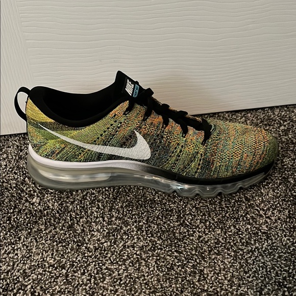 Nike Multicolor Flyknit Sneakers, Mens size 10 - Picture 9 of 12